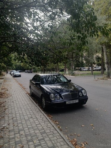 Mercedes E 270 2001, 310,000 km - 2.7 l - Bakı