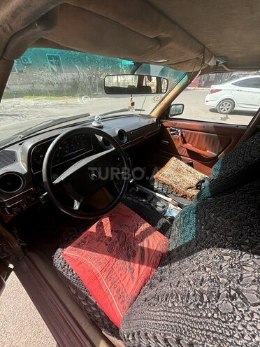 Mercedes E 230 1984, 160,000 km - 2.3 л - Bakı