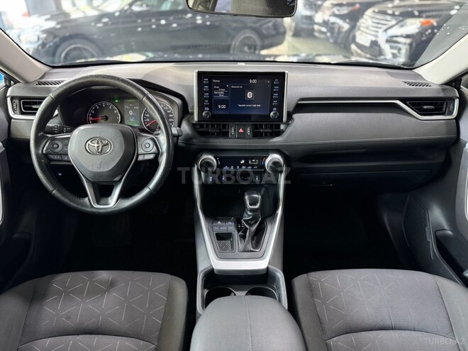 Toyota RAV4-9