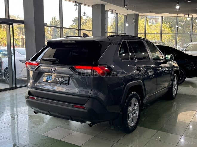 Toyota RAV4-4