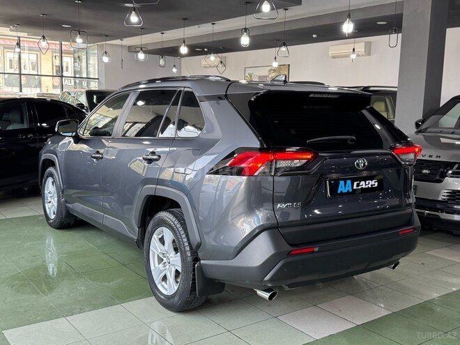 Toyota RAV4-5