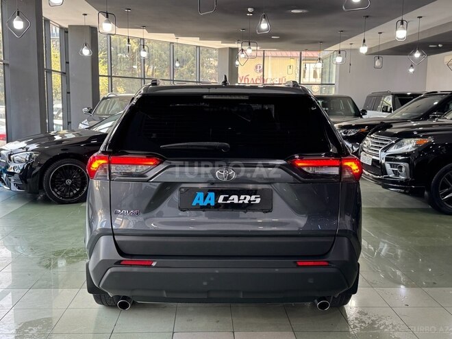 Toyota RAV4-6