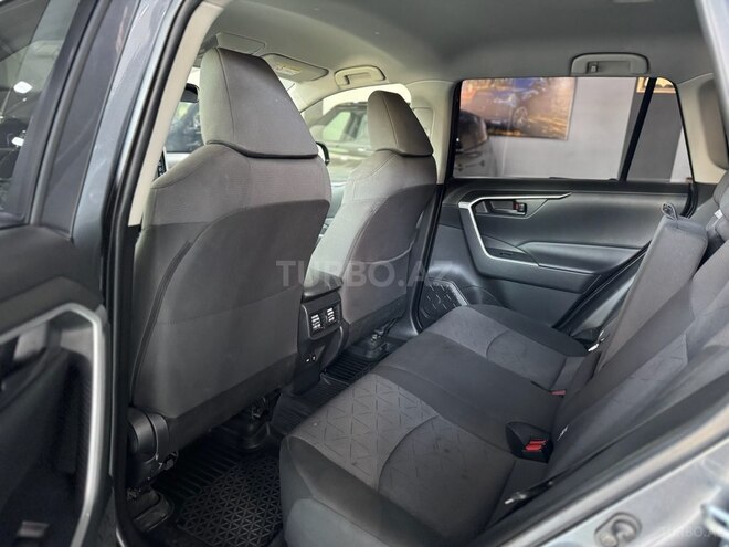 Toyota RAV4-13