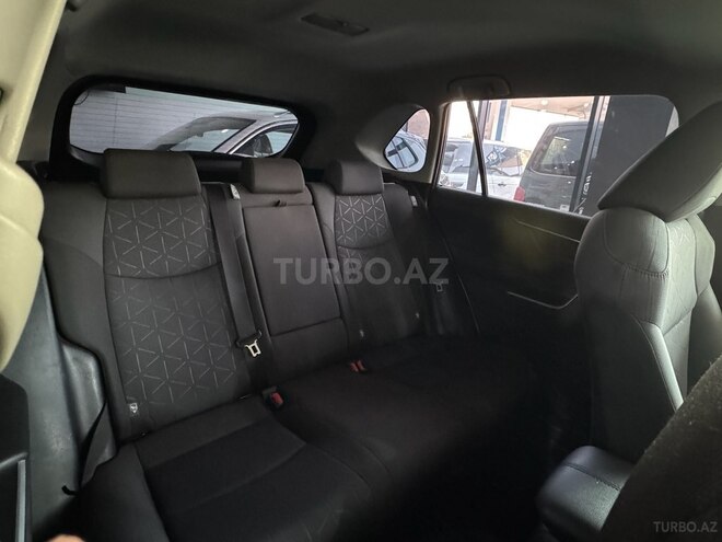 Toyota RAV4-14