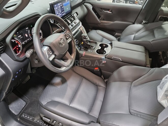 Toyota Land Cruiser-12