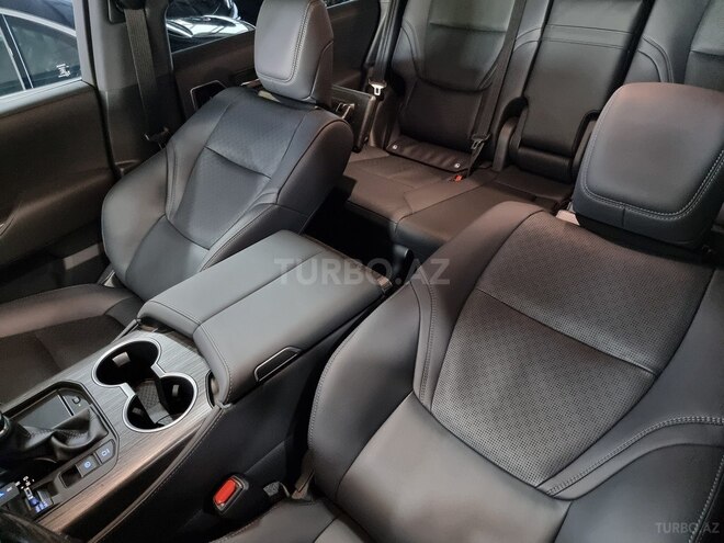 Toyota Land Cruiser-17