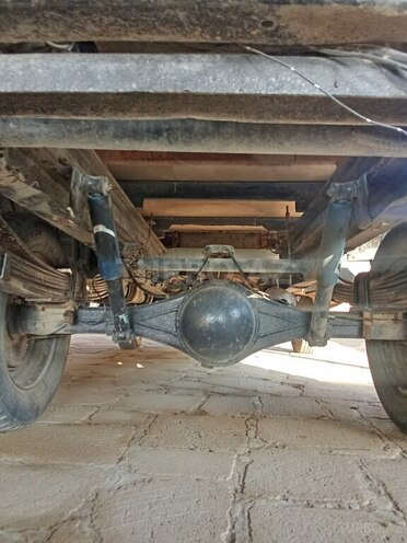 GAZ  1998, 180,000 km - 2.4 l - Salyan