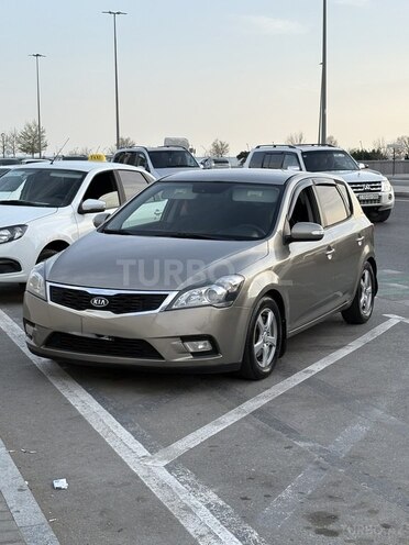 Kia Ceed 2010, 298,765 km - 1.6 л - Bakı