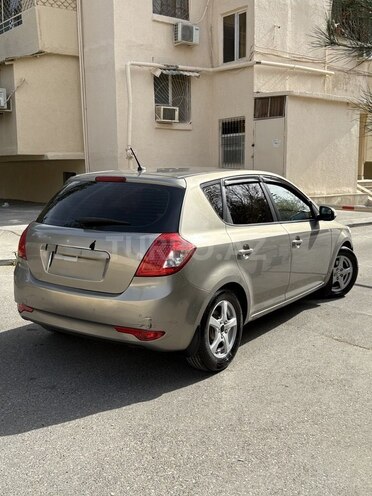 Kia Ceed 2010, 298,765 km - 1.6 л - Bakı