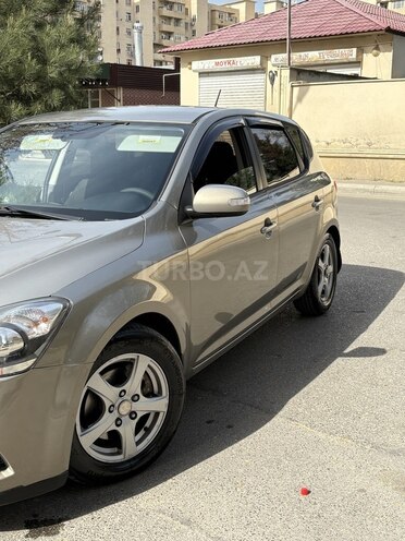 Kia Ceed 2010, 298,765 km - 1.6 л - Bakı