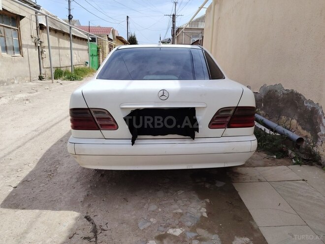 Mercedes E 220 d 2000, 797,490 km - 2.2 l - Bakı