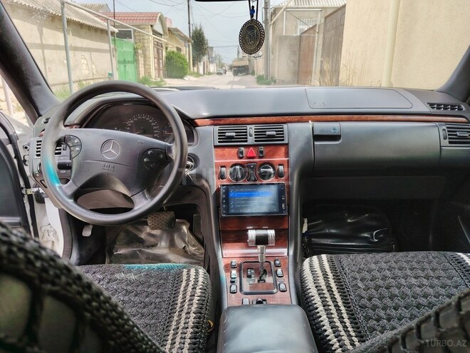 Mercedes E 220 d 2000, 797,490 km - 2.2 l - Bakı