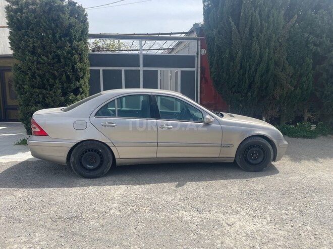 Mercedes C 220 d 2003, 495,000 km - 2.2 l - Bakı