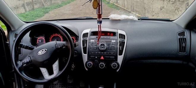 Kia Ceed 2010, 198,240 km - 1.6 л - Naxçıvan