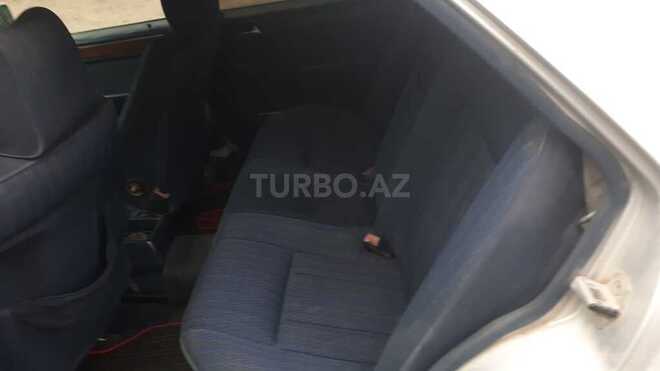 Mercedes E 200 d 1990, 450,000 km - 2.0 л - Masallı