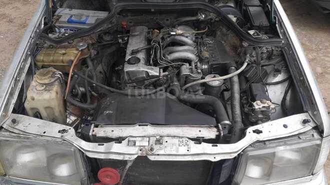 Mercedes E 200 d 1990, 450,000 km - 2.0 л - Masallı