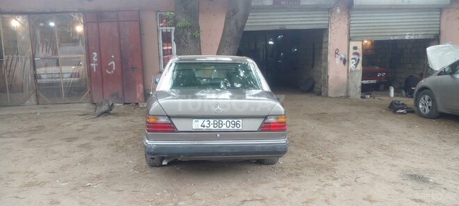 Mercedes E 250 1991, 356,000 km - 2.5 l - Masallı