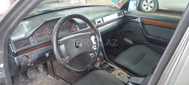 Mercedes E 250 1991, 356,000 km - 2.5 l - Masallı