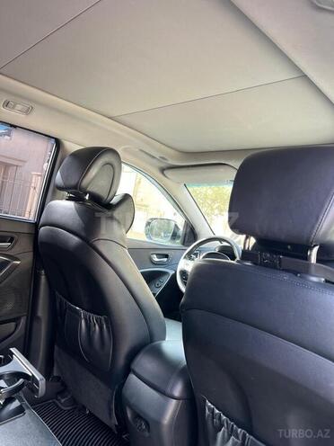 Hyundai Santa Fe-10