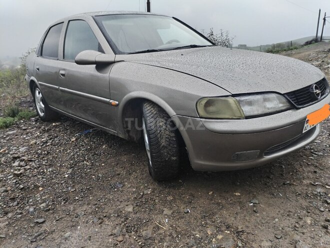 Opel Vectra 1996, 273,574 km - 1.6 l - Qazax