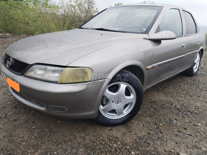 Opel Vectra 1996, 273,574 km - 1.6 l - Qazax