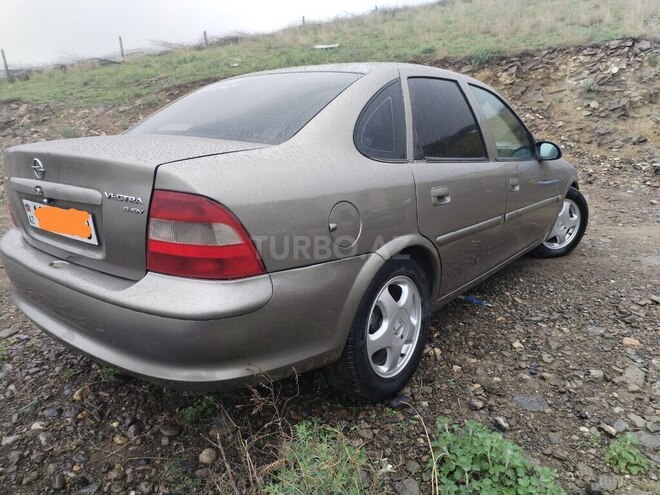 Opel Vectra 1996, 273,574 km - 1.6 l - Qazax