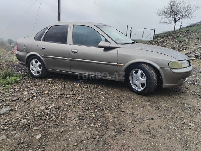 Opel Vectra 1996, 273,574 km - 1.6 l - Qazax