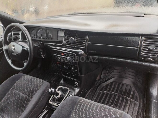 Opel Vectra 1996, 273,574 km - 1.6 l - Qazax