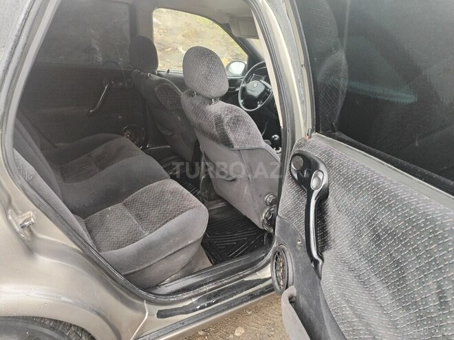 Opel Vectra 1996, 273,574 km - 1.6 l - Qazax