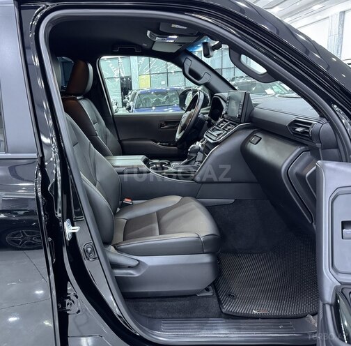 Toyota Land Cruiser-12