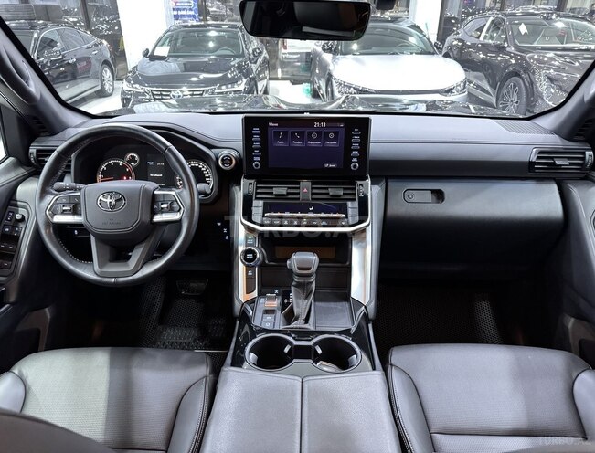 Toyota Land Cruiser-8