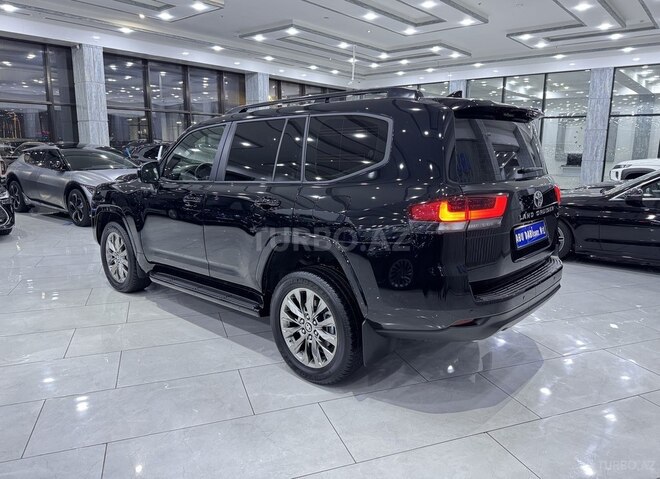 Toyota Land Cruiser-6