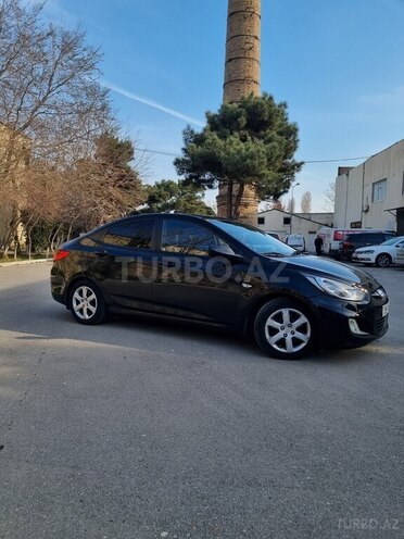 Hyundai Accent 2013, 200,000 km - 1.4 l - Bakı
