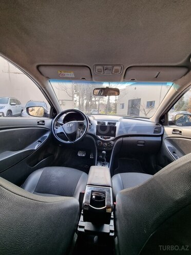 Hyundai Accent 2013, 200,000 km - 1.4 l - Bakı