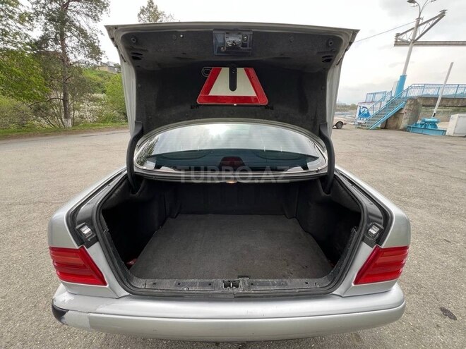 Mercedes E 240 1997, 329,000 km - 2.4 l - Quba