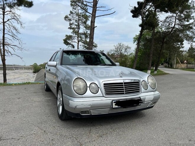 Mercedes E 240 1997, 329,000 km - 2.4 l - Quba