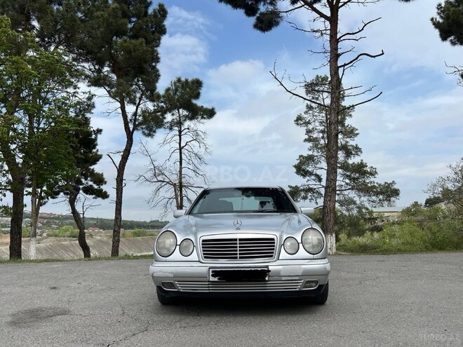 Mercedes E 240 1997, 329,000 km - 2.4 l - Quba