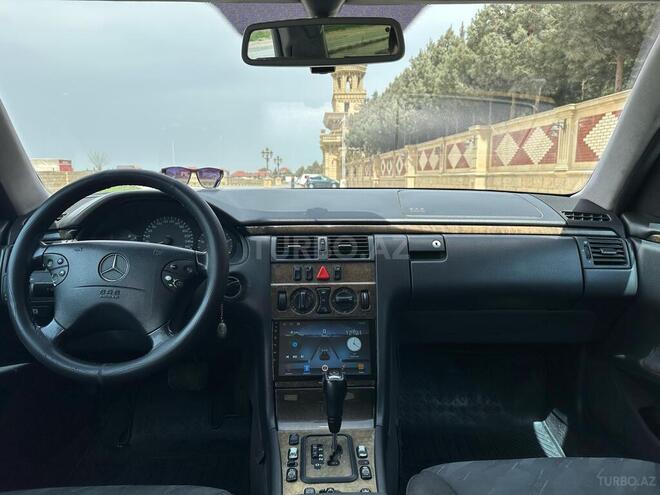 Mercedes E 270 1999, 319,000 km - 2.7 l - Bakı