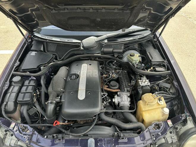 Mercedes E 270 1999, 319,000 km - 2.7 l - Bakı