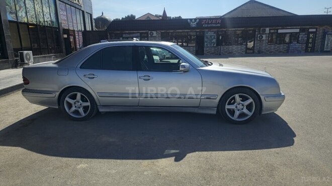 Mercedes E 240 2000, 406,000 km - 2.4 l - Bakı
