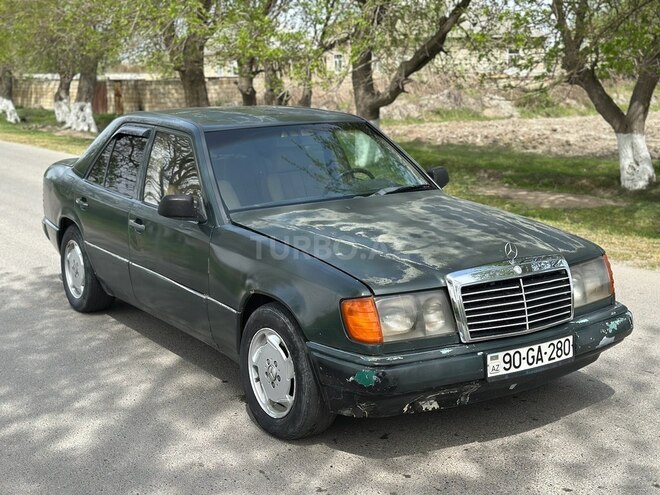 Mercedes E 250 1987, 250,000 km - 2.5 l - Salyan
