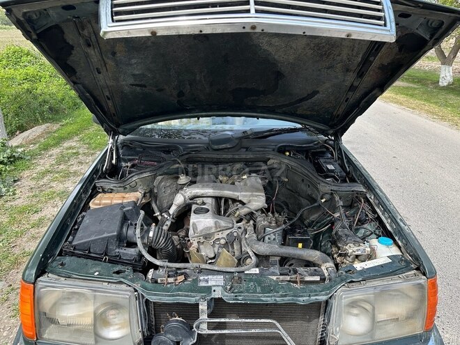 Mercedes E 250 1987, 250,000 km - 2.5 l - Salyan