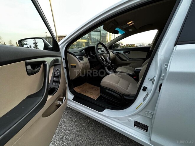 Hyundai Elantra 2015, 178,000 km - 2.0 l - Bakı