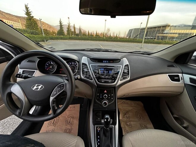 Hyundai Elantra 2015, 178,000 km - 2.0 l - Bakı