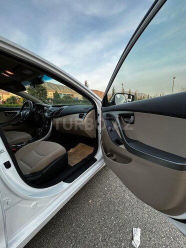 Hyundai Elantra 2015, 178,000 km - 2.0 l - Bakı