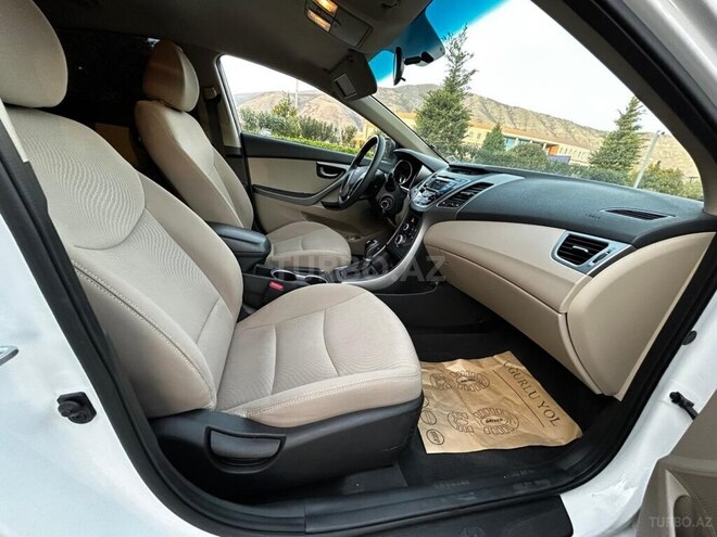Hyundai Elantra 2015, 178,000 km - 2.0 l - Bakı
