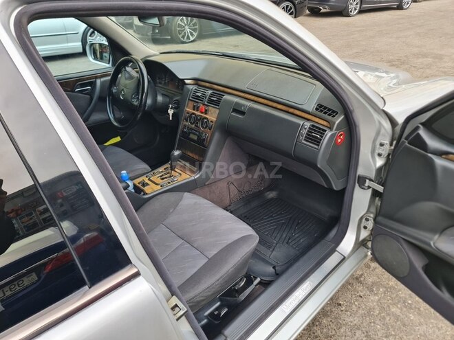 Mercedes E 270 2000, 450,000 km - 2.7 l - Bakı
