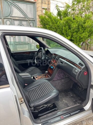 Mercedes E 240 1999, 291,959 km - 2.4 л - Ağdam
