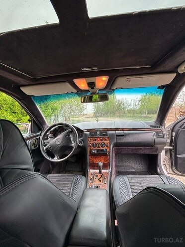 Mercedes E 240 1999, 291,959 km - 2.4 л - Ağdam