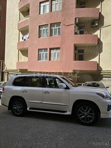 Lexus LX 570 2014, 226,000 km - 5.7 l - Bakı